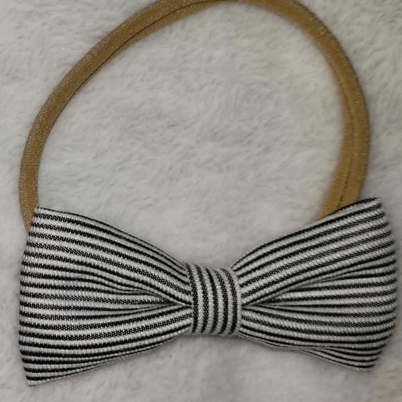 Bows - Picture 3 of 3